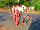Foto bambini in bicicletta
