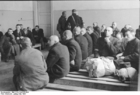 Foto Polonia - ghetto Varsavia - uomini in attesa