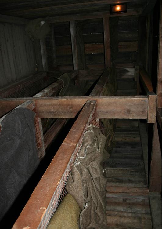 dormitori all'interno dei rifugi sotterranei