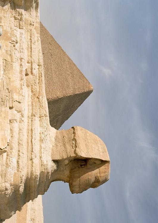 il piramide e la sfinge