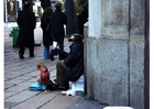 mendicante a Milano