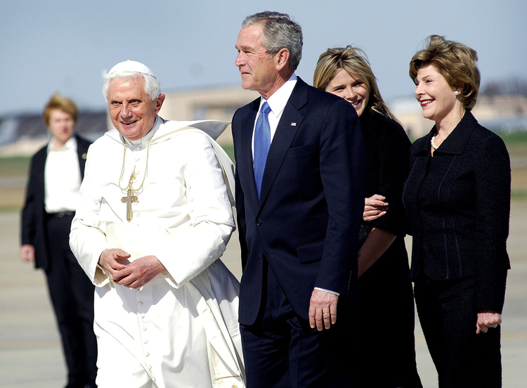 Foto papa Benedetto XVI e George W. Bush