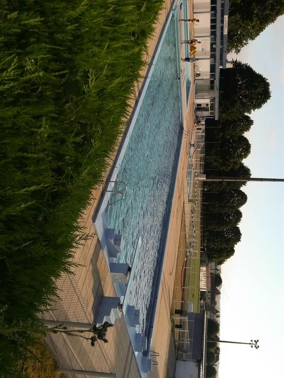 piscina all&#39;aperto