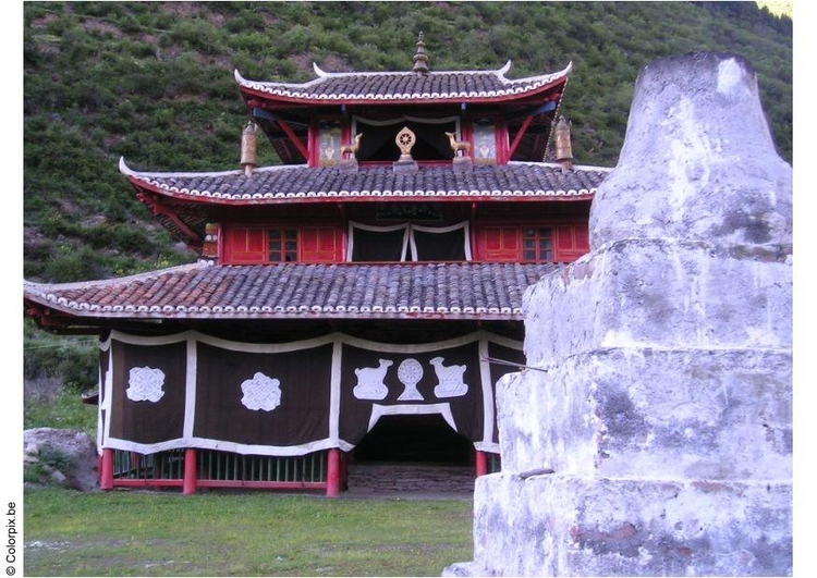 Foto tempio in villaggio