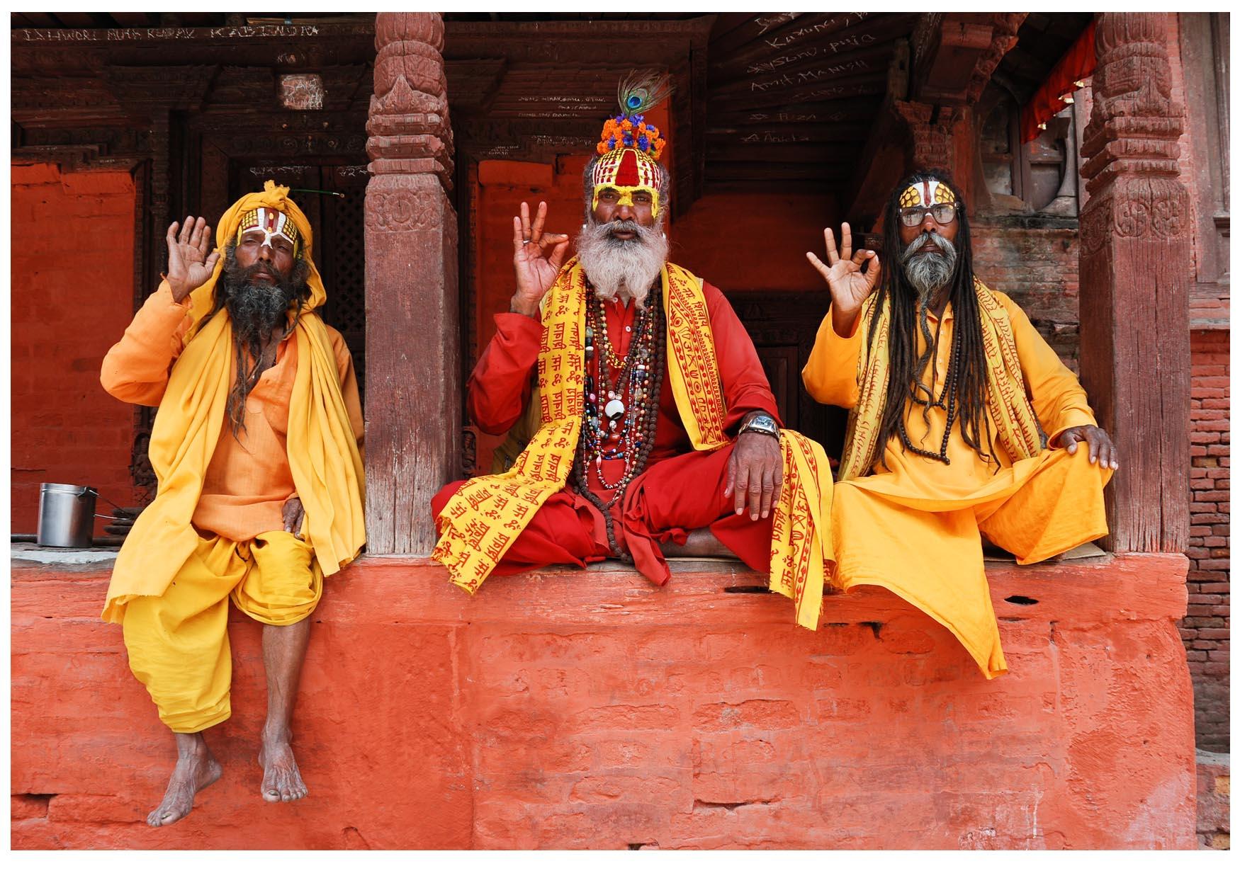 Foto 3 sadhus - (hindu holyman) in nepal