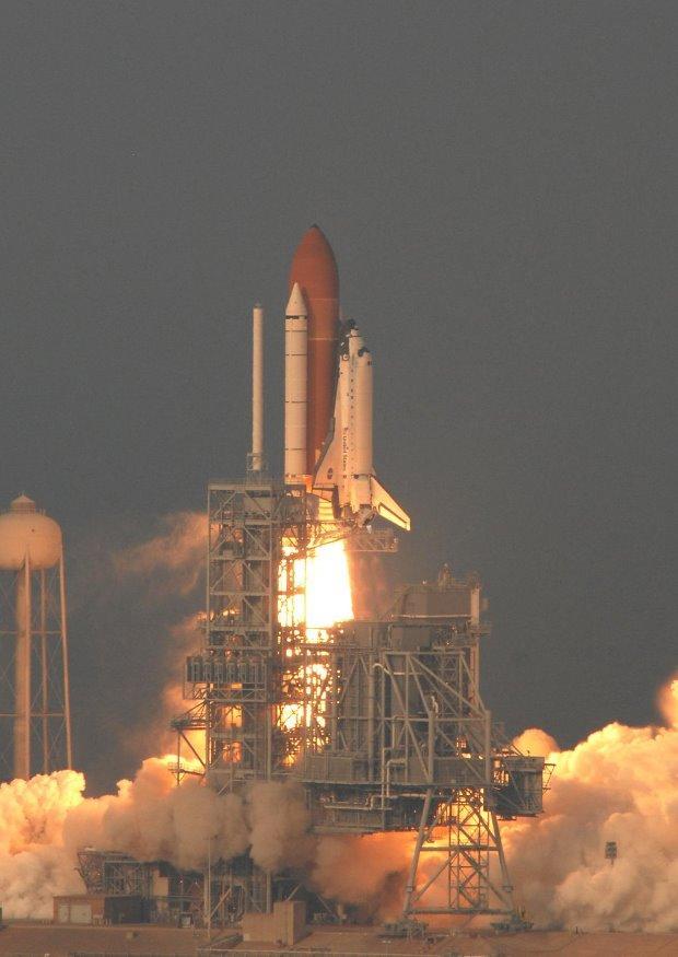 Foto decollo delle navetta spaziale