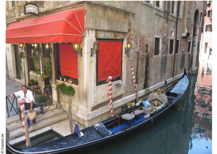 Foto canale in centro venezia