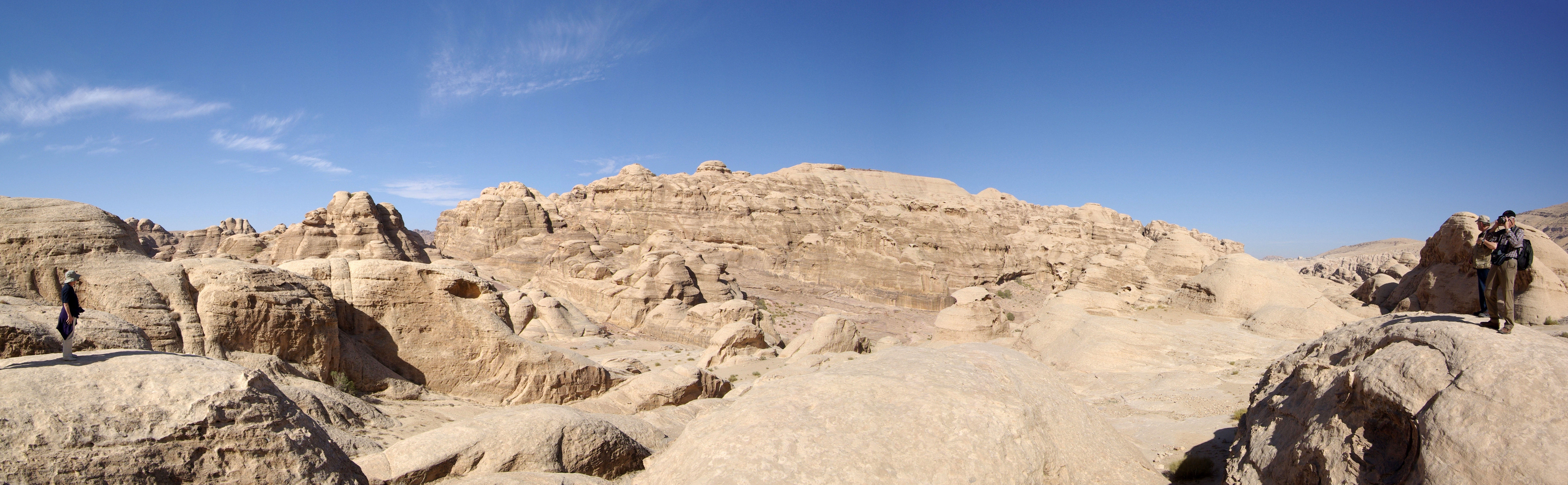 Foto il deserto vicino a petra in giordania