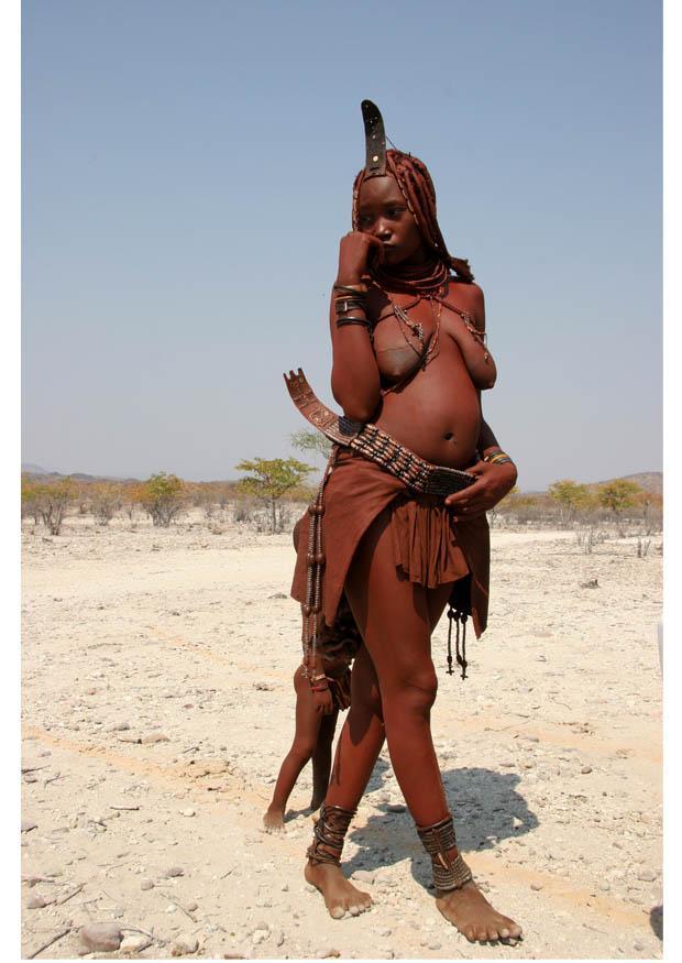 giovane donna himbra, namibia Foto giovane donna himbra, namibia