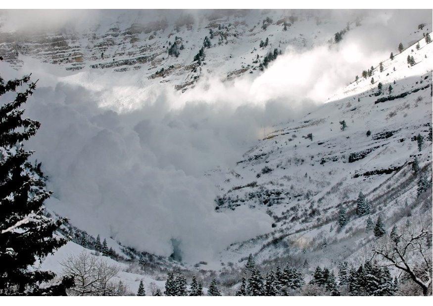 lavanga di neve Foto lavanga di neve
