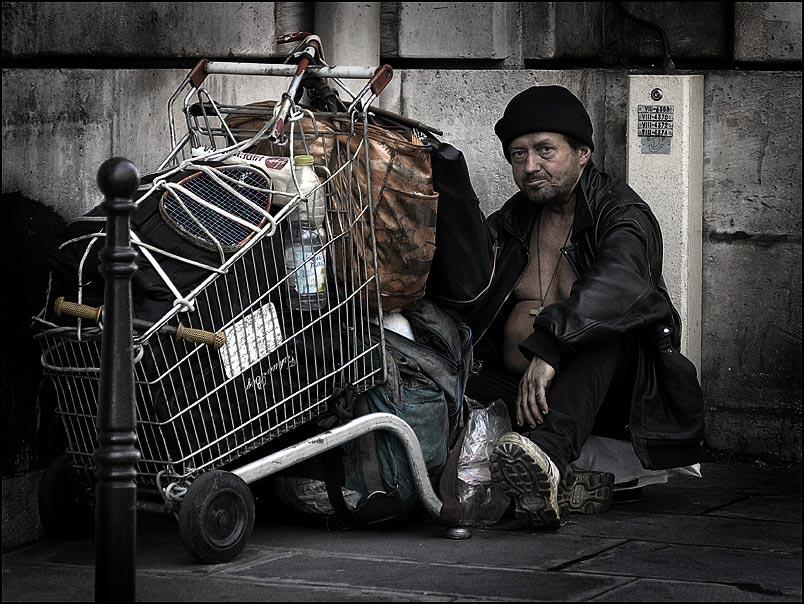 senzatetto a parigi Foto senzatetto a parigi